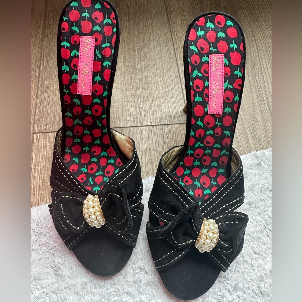 Betsy Johnson Catalyna black heel with gold stitching, pearl detail, pink bottom